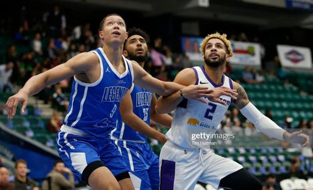 橄榄球赛场再起风云：北城青龙队守住胜果渝州火狐队，脚步移动更到位技战术储备厚实的简单介绍